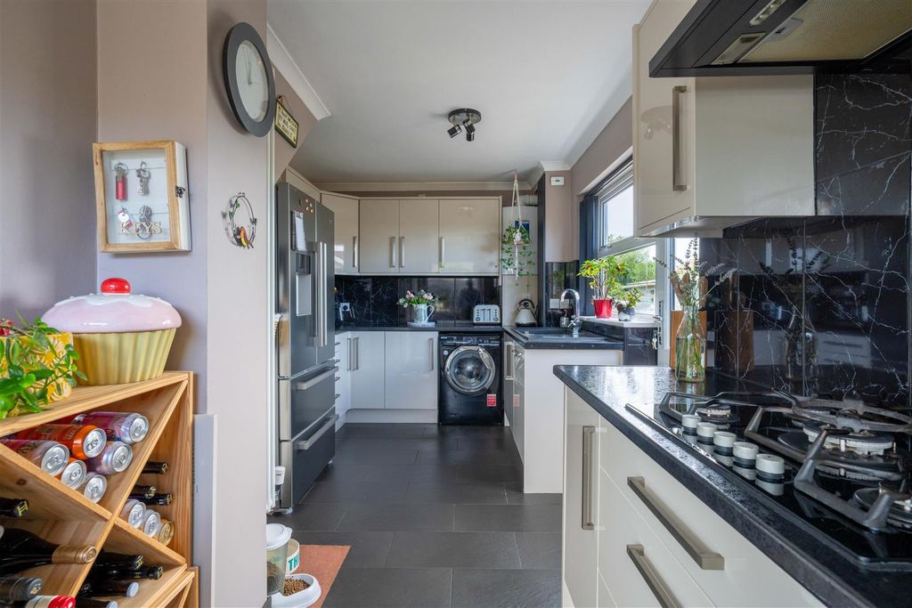 Property photo 2 of 20 Kitchen