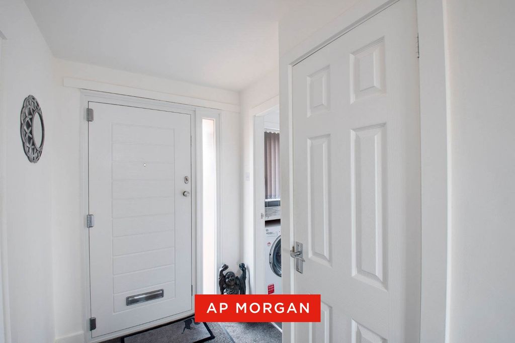 Property photo 3 of 19 Picture No. 27