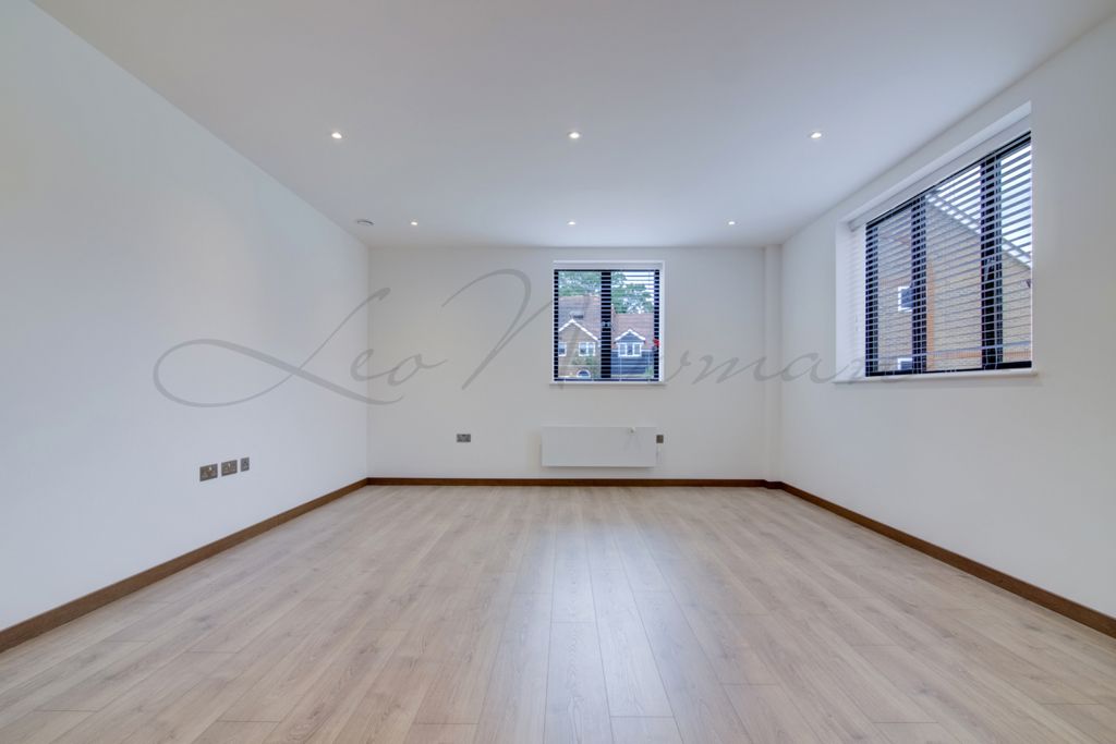 Property photo 2 of 10 Jpg