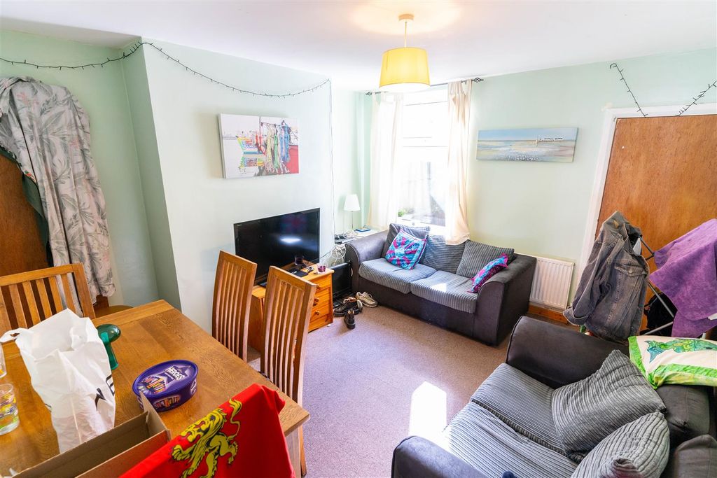 Property photo 2 of 14 Dom04175.Jpg