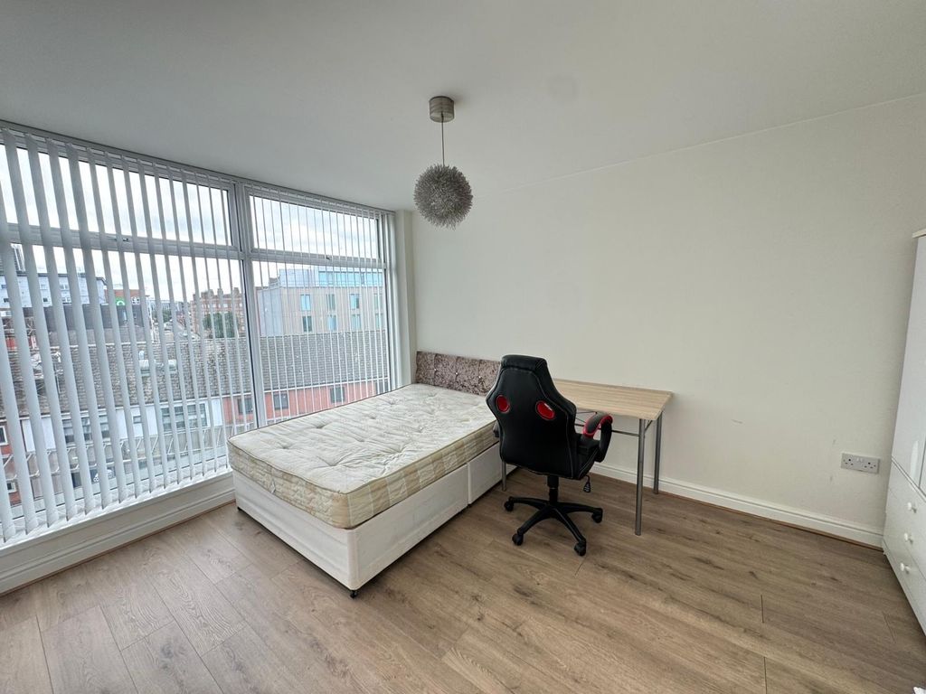 Property photo 2 of 5