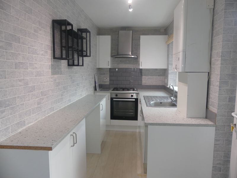 Property photo 2 of 8 Photo 4