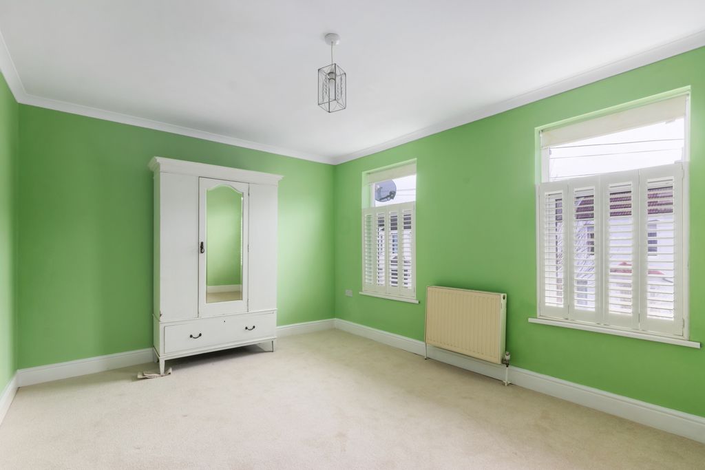 Property photo 3 of 9 Photo 5