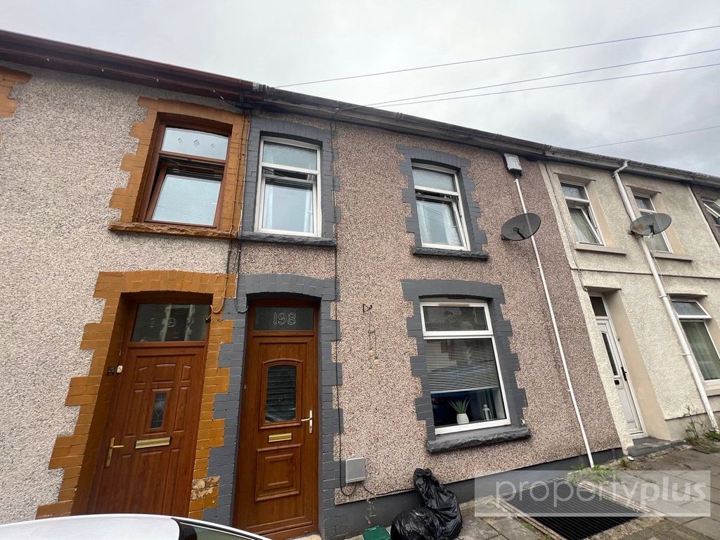 Property photo 2 of 11 Picture No. 12