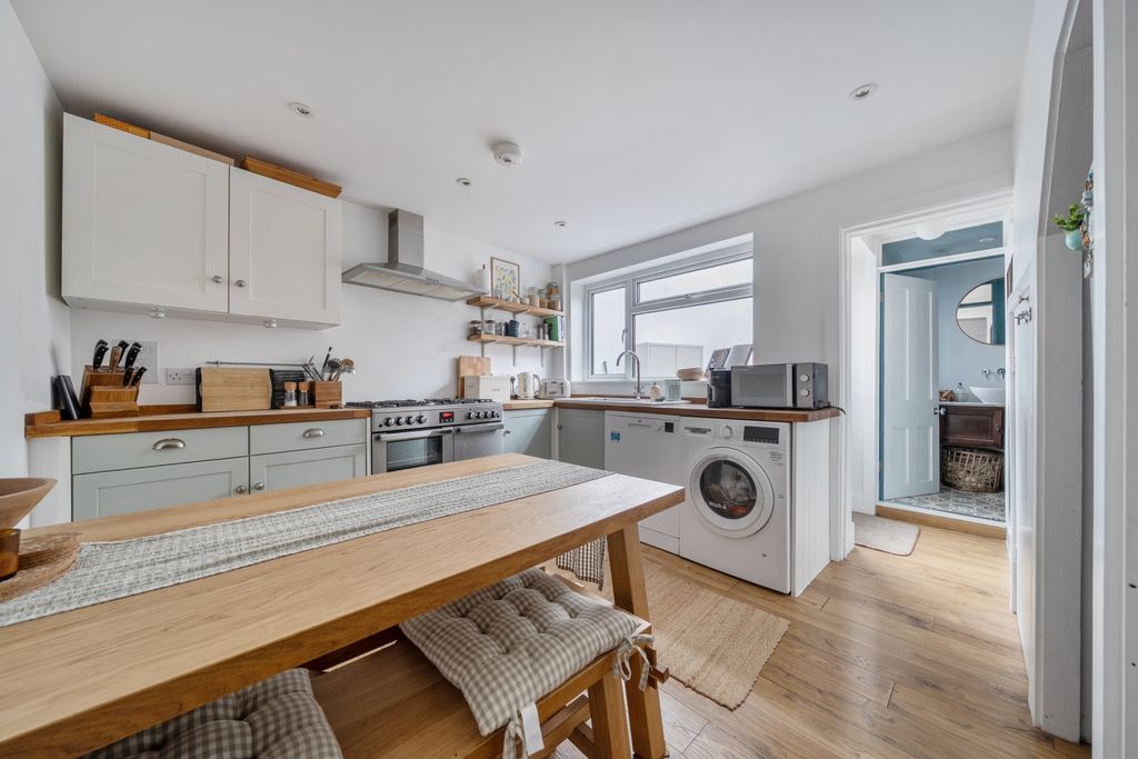 Property photo 2 of 16 Kitchen