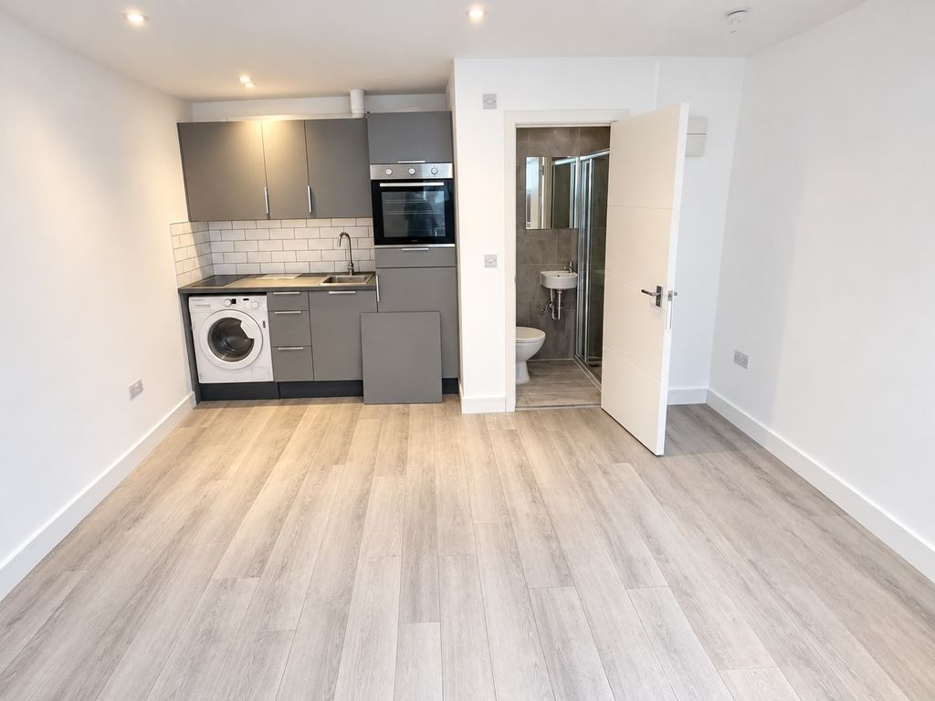 Property photo 3 of 4 Kitchen