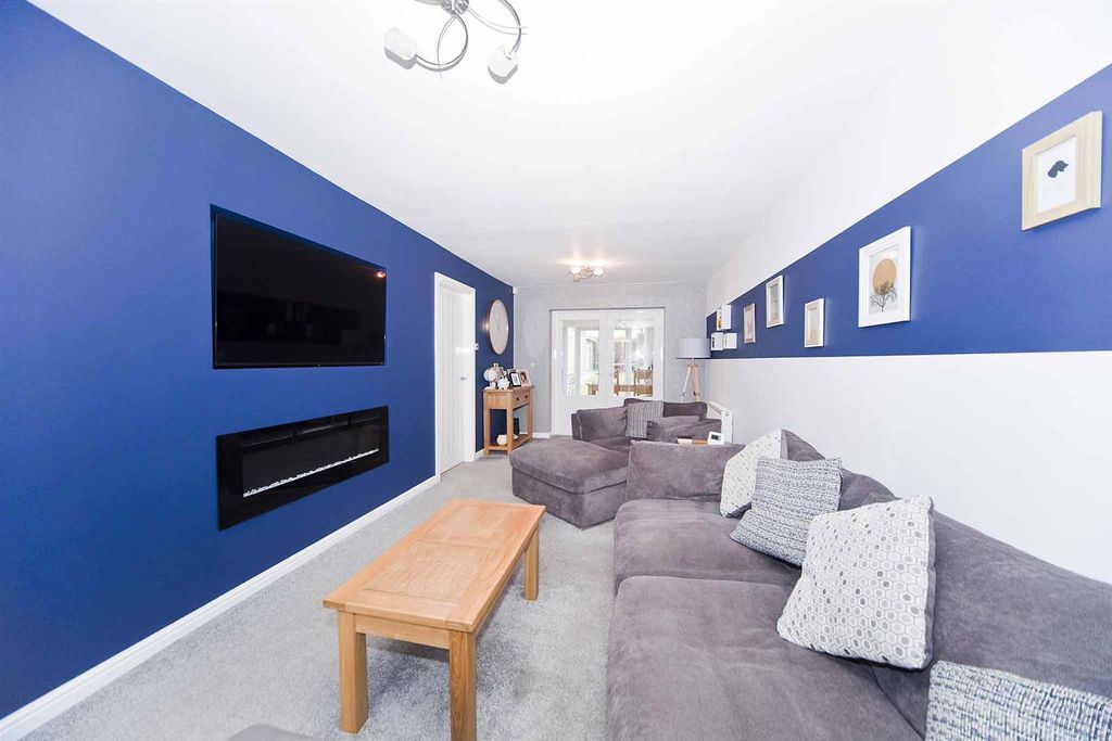 Property photo 2 of 25