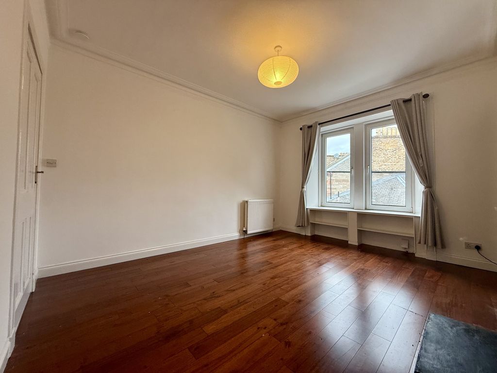 Property photo 2 of 7 Sitting Room