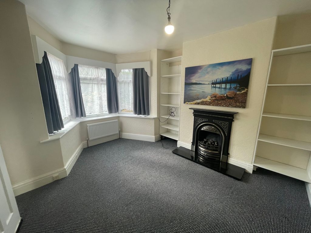 Property photo 2 of 9 Image