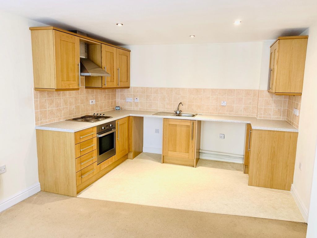 Property photo 1 of 11 Kitchen