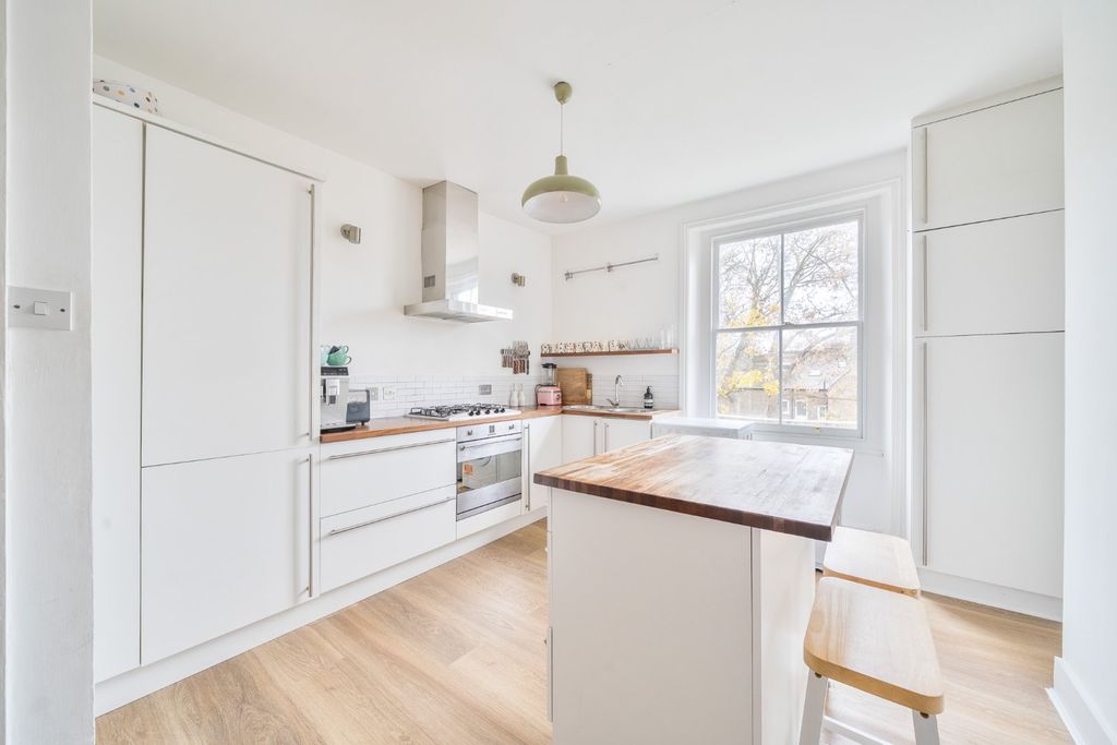 Property photo 3 of 12 Picture No. 25