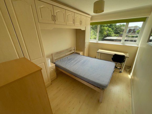 Property photo 3 of 10 Bedroom B.Jpg