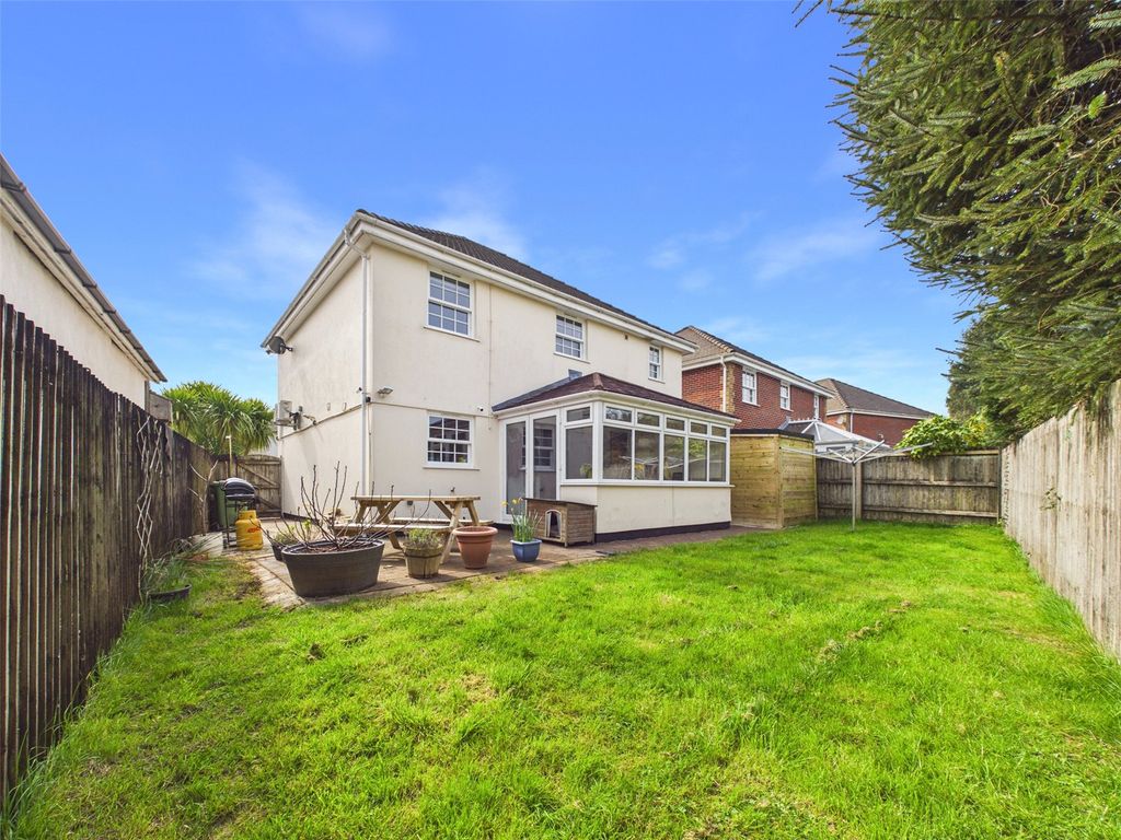 Property photo 2 of 23 Picture No. 24