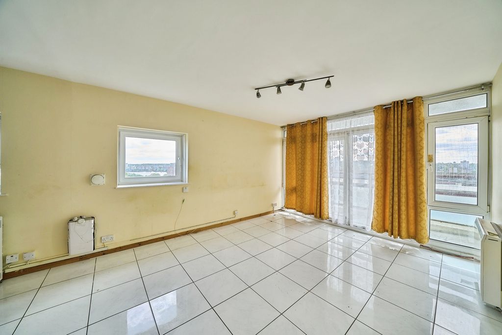 Property photo 3 of 13 Pbox-Img.Jpg