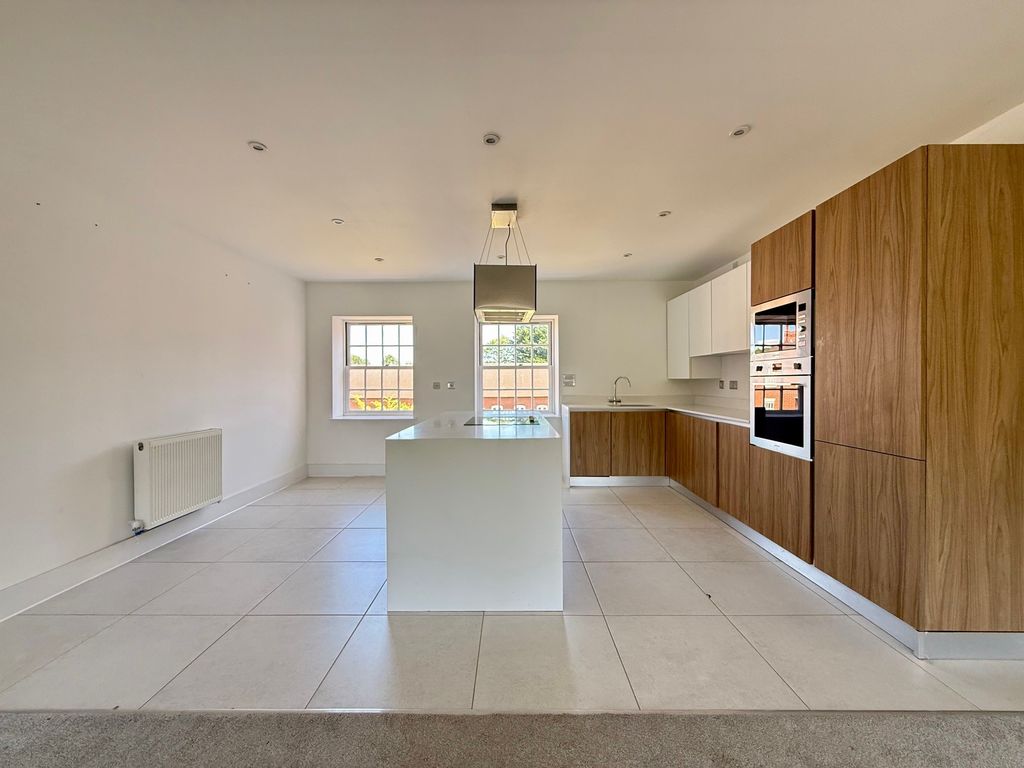 Property photo 2 of 9 Kitchen