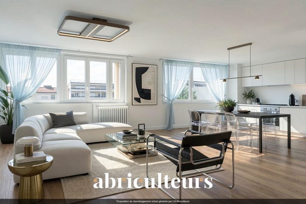 Property photo 1 of 27 Excellent Potential For This South-Facing 3-Room Apartment For Sale In Montreuil (93100)