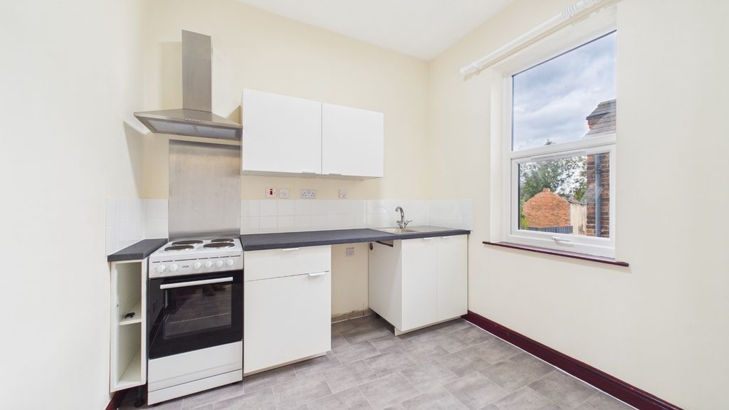 Property photo 1 of 6 4574080