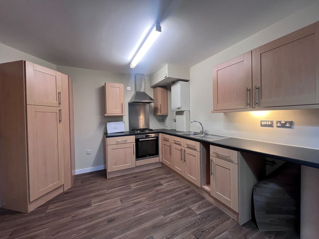 Property photo 3 of 8 Kitchen