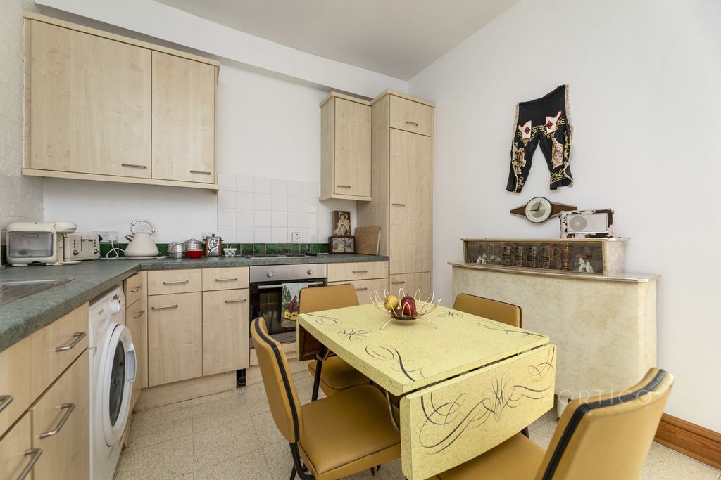 Property photo 2 of 20 Pbox-Img.Jpg