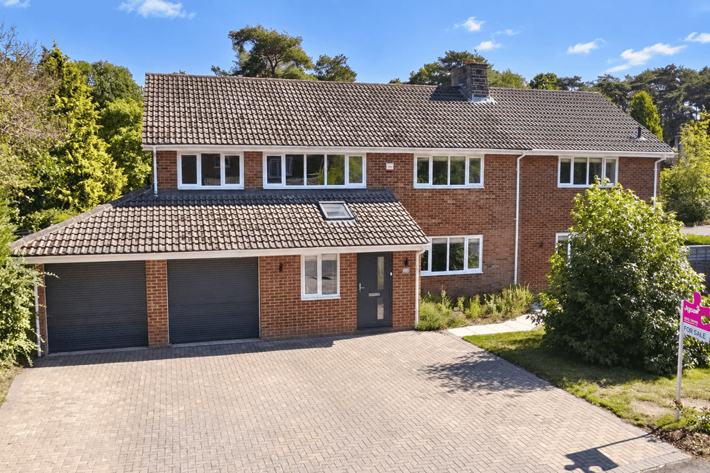 Property photo 1 of 32