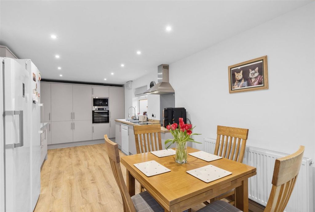 Property photo 3 of 28 Kitchen Diner