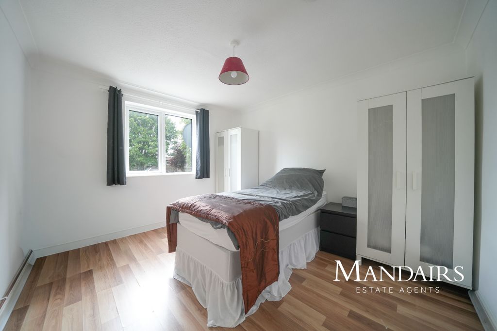Property photo 3 of 33