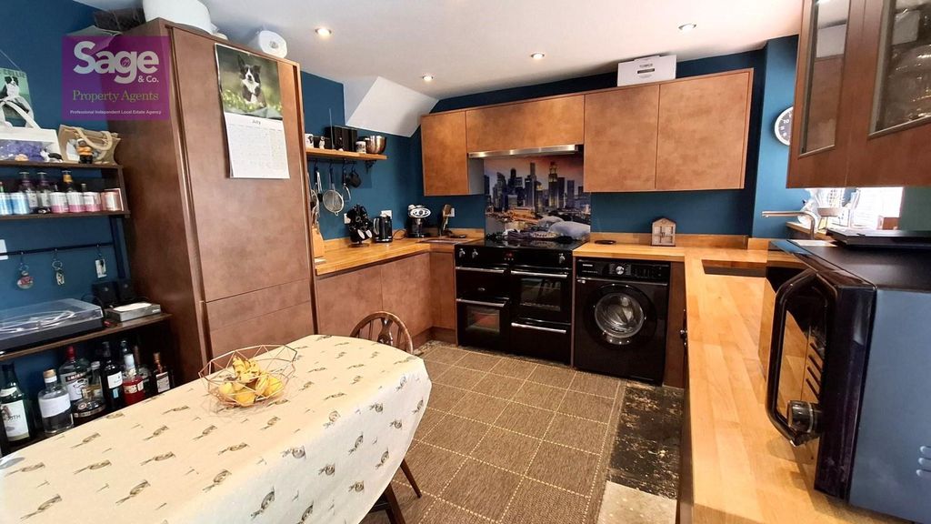 Property photo 3 of 29