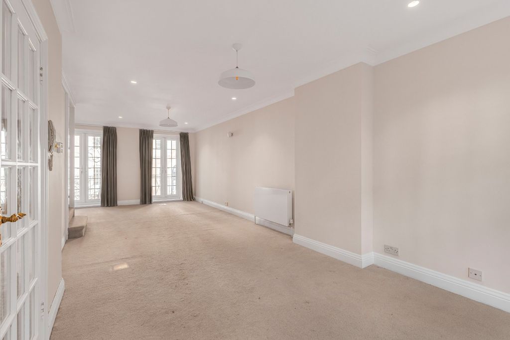 Property photo 2 of 21 Picture No. 06