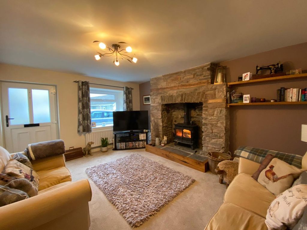 Property photo 2 of 14