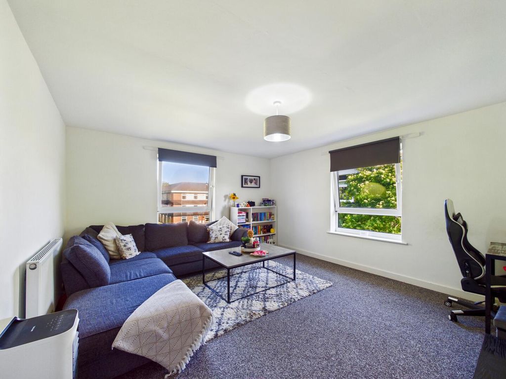 Property photo 2 of 10 Living Room