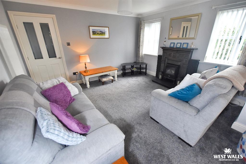 Property photo 3 of 25 8 (19).Jpg