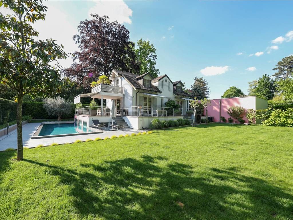 Property photo 2 of 9