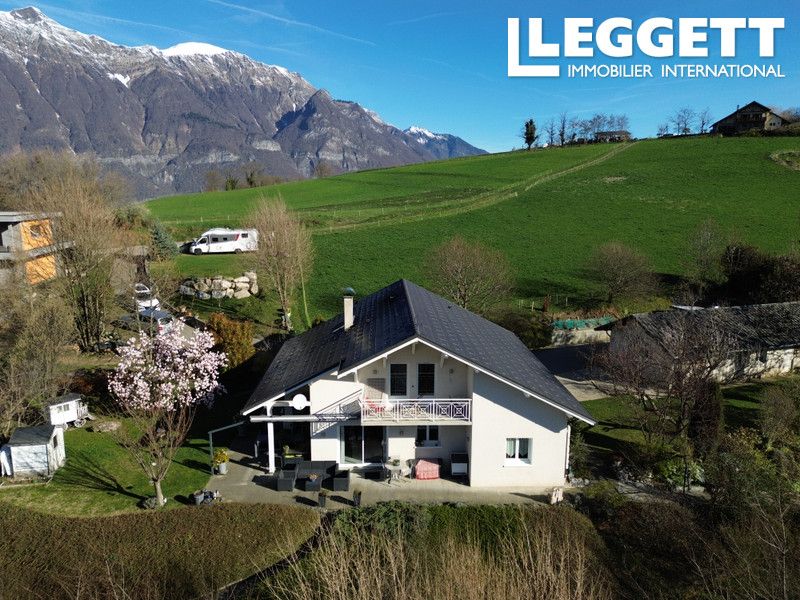 Property photo 2 of 10