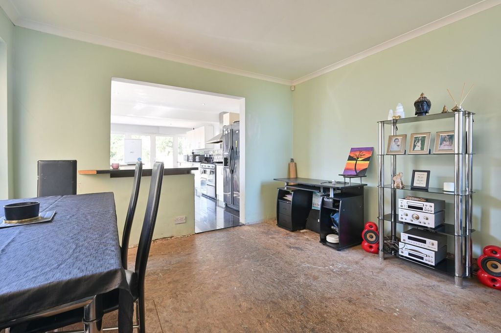 Property photo 3 of 20