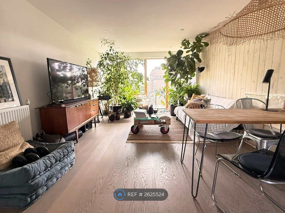 Property photo 2 of 14 Living Room W/ Kitchen