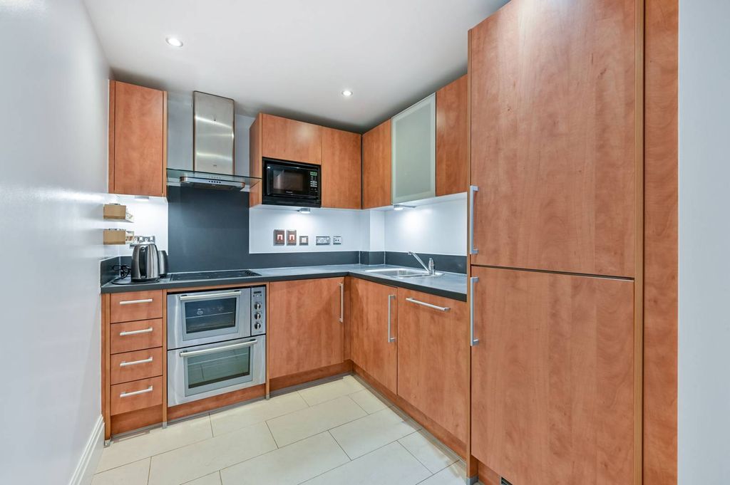 Property photo 3 of 8