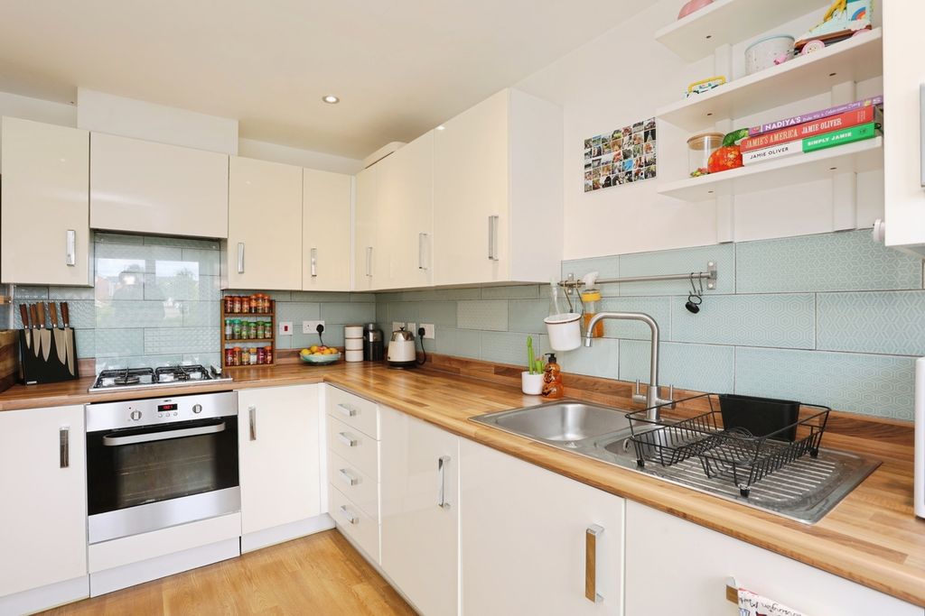 Property photo 3 of 17 Photo