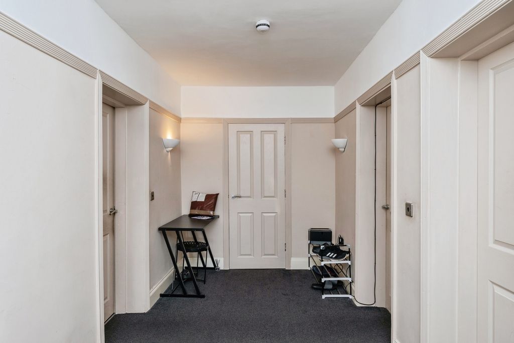 Property photo 3 of 12 Pbox-Img.Jpg