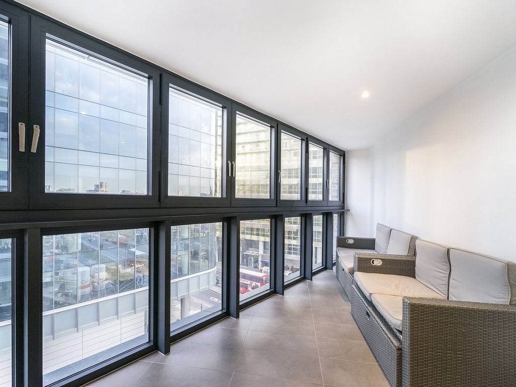 Property photo 2 of 11 Wiverton Tower E1