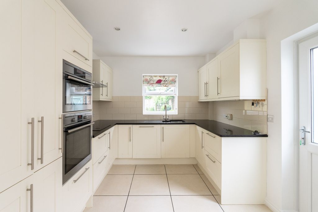 Property photo 3 of 13 Dsc04069