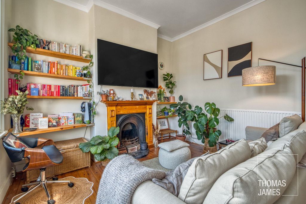 Property photo 2 of 20