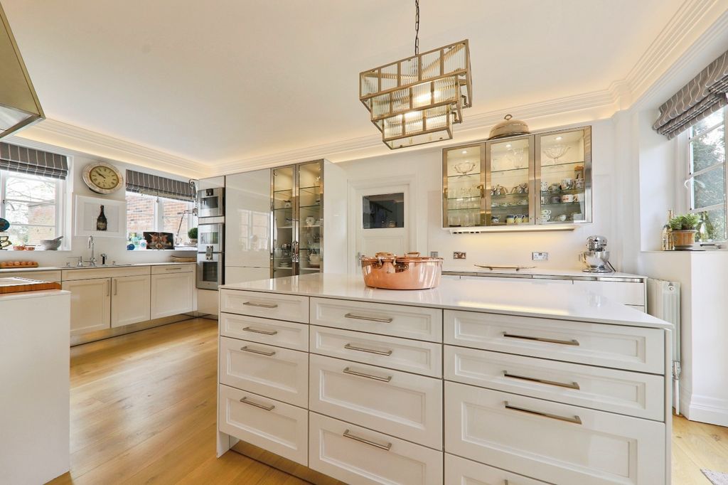 Property photo 3 of 34 2831075