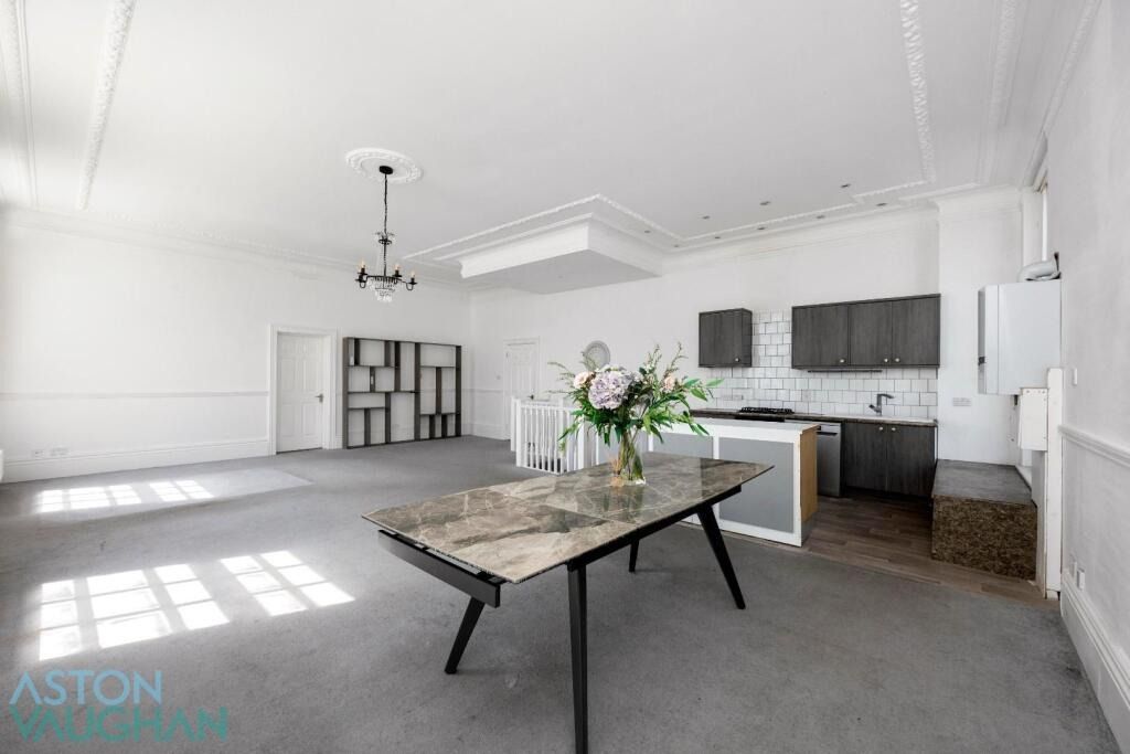 Property photo 2 of 26 4528512