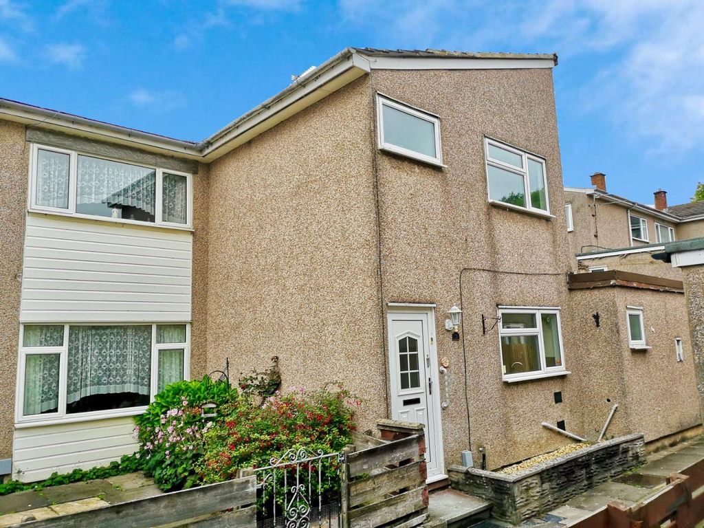 Property photo 1 of 10 Front