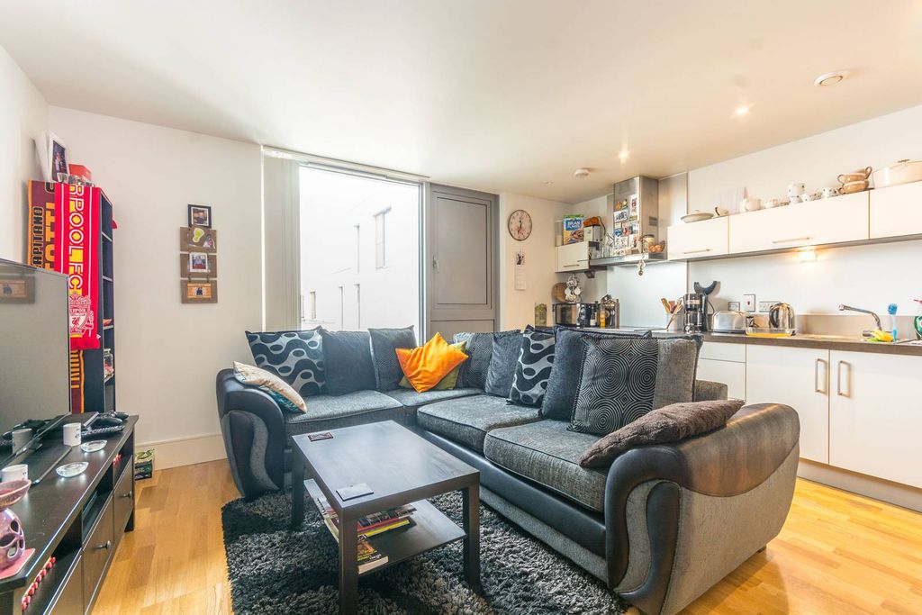 Property photo 3 of 8