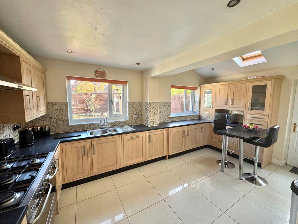 Property photo 3 of 19 Picture No. 13