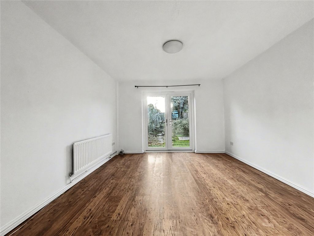 Property photo 3 of 12 Picture No. 12