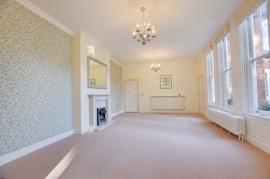 Property photo 2 of 38