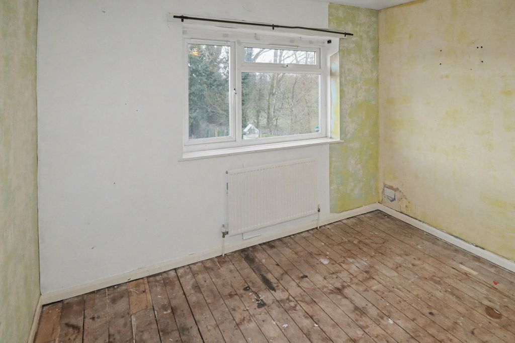 Property photo 2 of 16 20 Yewdale Drive, Middleton, Manchester, M24 4Fs