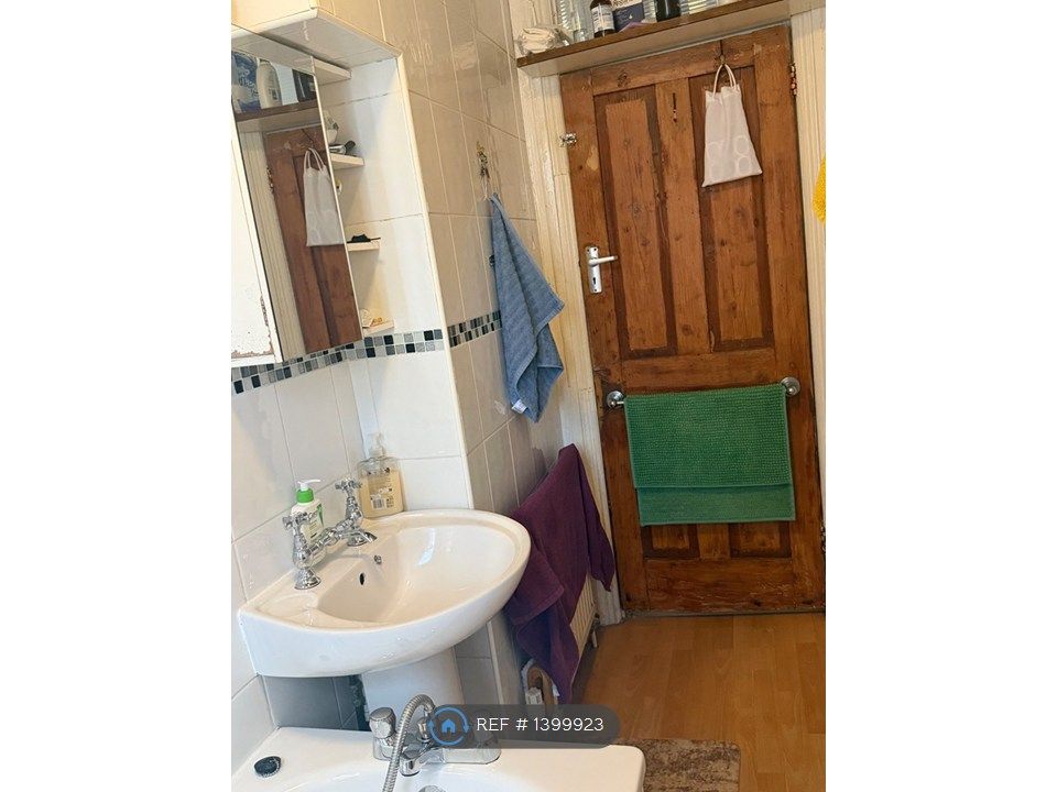 Property photo 3 of 7 Bathroom